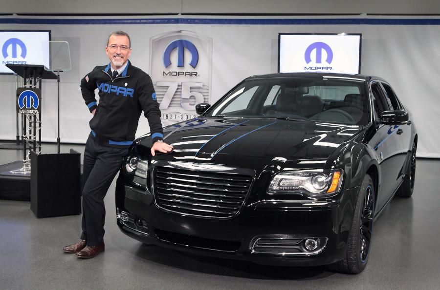  Chrysler 300C by Mopar 2012 года  (фото 2 из 3)